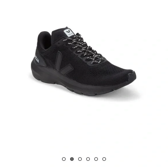 NWT Veja black sneakers EU size 40 (women’s 8 1/2-9/men’s 7).Brand new with box. - Picture 5 of 14